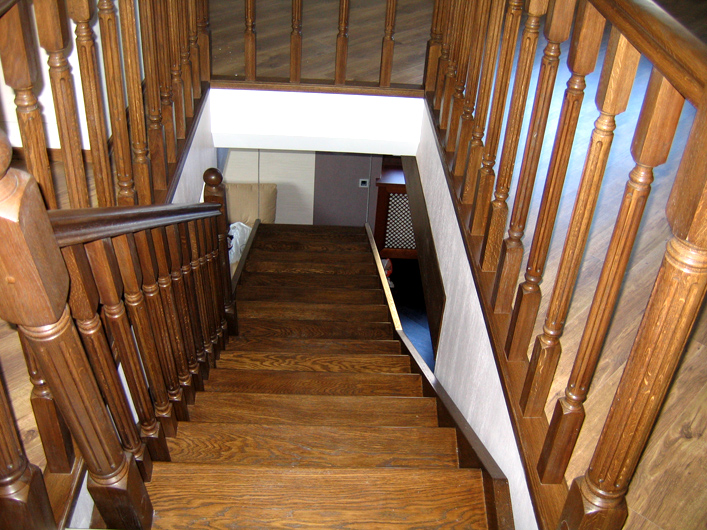 деревянная лестница для дачи